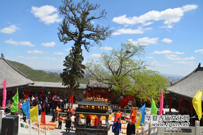 太原南山寺吉祥普佛法会天空现万朵祥云 太原南山寺吉祥普佛法会天空现万朵祥云