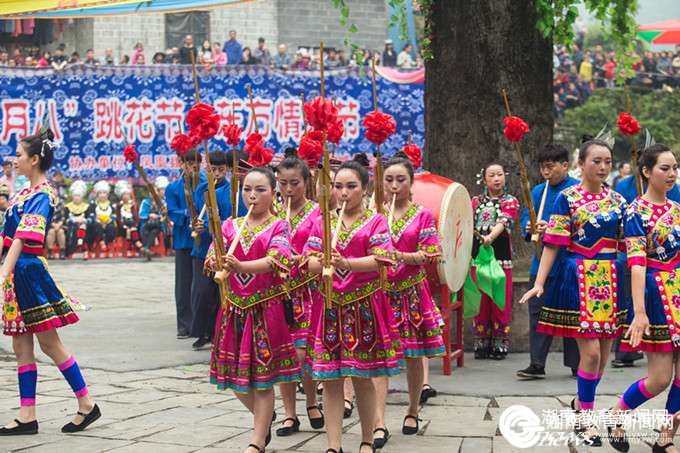 凤凰职中:传承非遗 芦笙歌舞惊艳“四月八”