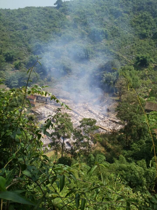 广西都安隆福一村庄发生特大火灾 广西都安隆福一村庄发生特大火灾
