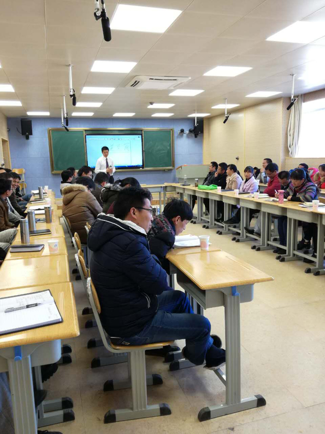 “教练型父母”的研讨会在云南腾冲市第四中学召开