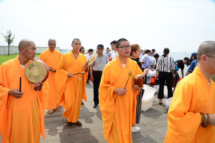 都市禅堂上海达梵天 善缘天下 放生祈福祖国昌泰