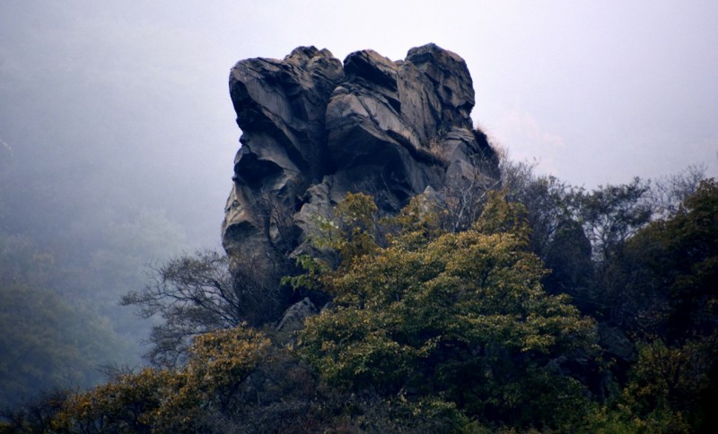 记者摄影家走进房山金祖山风景区釆风
