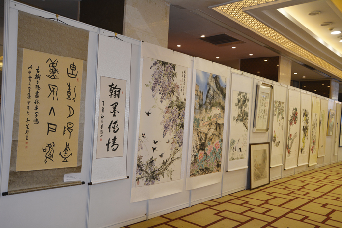 纪念赵朴初诞辰110周年高峰论坛著名书画艺术作品展在京举办