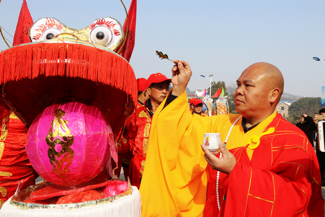 铜陵 龙灯开光降祥瑞，移风易俗新农林