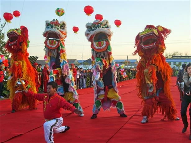 峰峰影视城五一开幕式