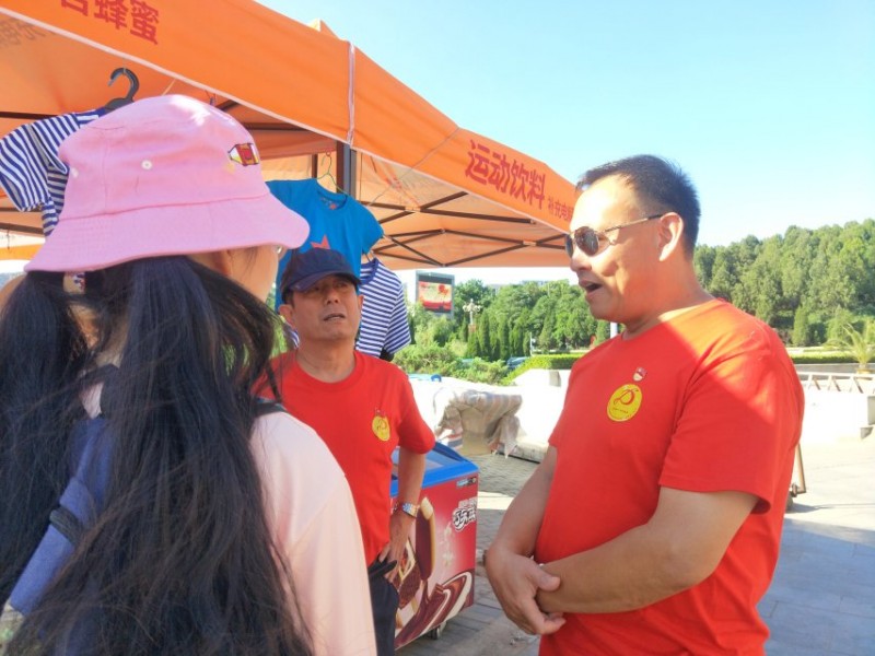 探索红色旅游：大学生走进西柏坡