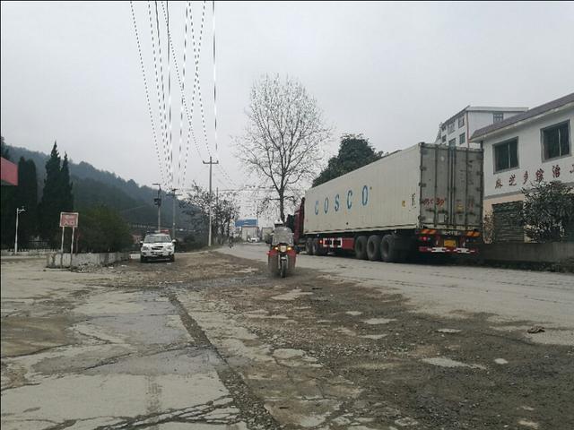 感动|贵州80后北漂诗人 十日六千里走单骑 只为带遇害父亲回故乡 感动|贵州80后北漂诗人 十日六千里走单骑 只为带遇害父亲回故乡