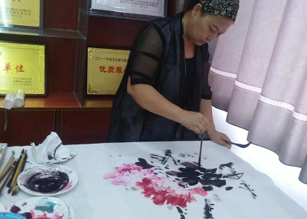 山东聊城举办迎国庆70周年市直下基层书画活动会 山东聊城举办迎国庆70周年市直下基层书画活动会