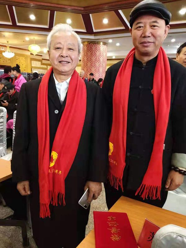 传承红色精神 北京艺术界齐聚京铁大酒店缅怀伟人 传承红色精神 北京艺术界齐聚京铁大酒店缅怀伟人
