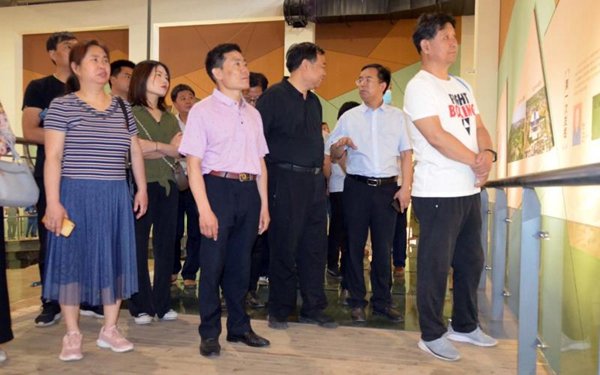 传承非遗文化 彰显宝丰魅力----河南省宝丰县召开白朗文化暨潘运明非虚构文学研讨会