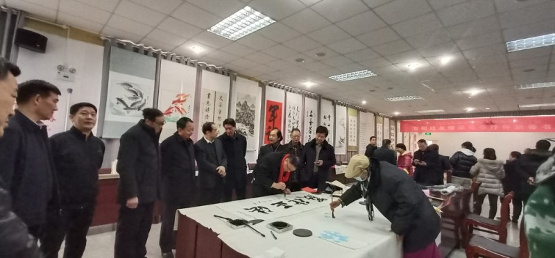 安阳市举行《2021庆祝退役军人保障法施行暨安阳战友情深 笔墨抒怀新春书画展》活动 安阳市举行《2021庆祝退役军人保障法施行暨安阳战友情深 笔墨抒怀新春书画展》活动