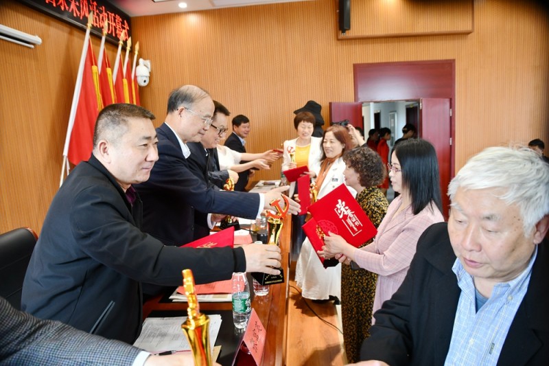 中国文艺名家“品读大美赣鄱 放歌万年石镇”采风系列活动举办 中国文艺名家“品读大美赣鄱 放歌万年石镇”采风系列活动举办