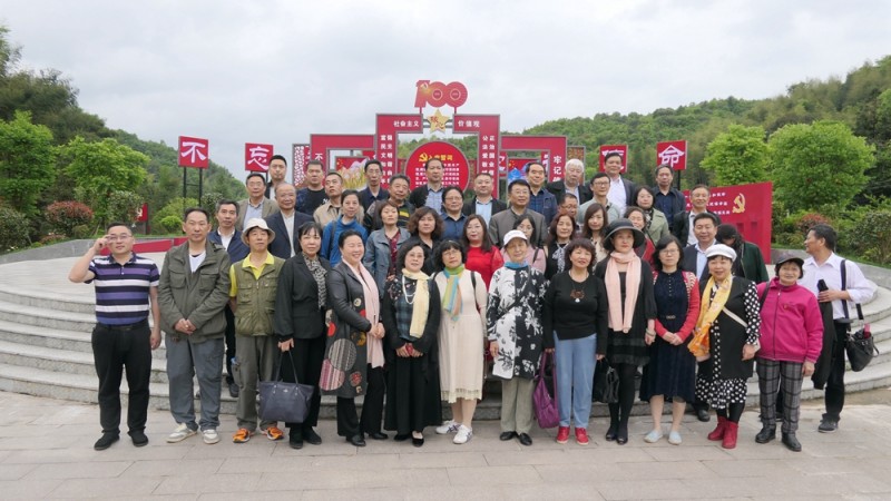 中国文艺名家“品读大美赣鄱 放歌万年石镇”采风系列活动举办 中国文艺名家“品读大美赣鄱 放歌万年石镇”采风系列活动举办