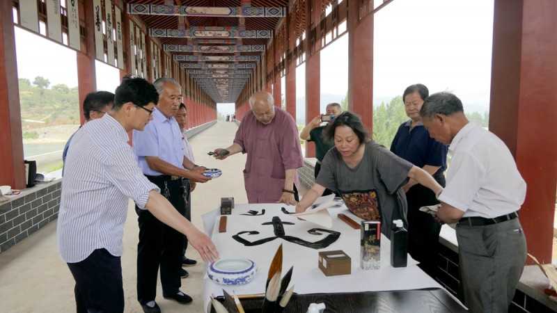 任家庄:小山村举办全球善文化书画展 任家庄:小山村举办全球善文化书画展