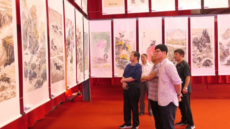 任家庄:小山村举办全球善文化书画展 任家庄:小山村举办全球善文化书画展