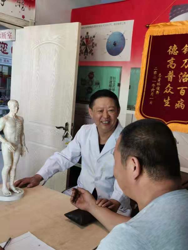 张崇素:医术高邈 以效为先 张崇素:医术高邈 以效为先