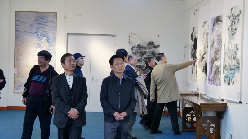 全球华人书法大展暨中国徐悲鸿画院成立30周年国际水墨画邀请展在京开幕