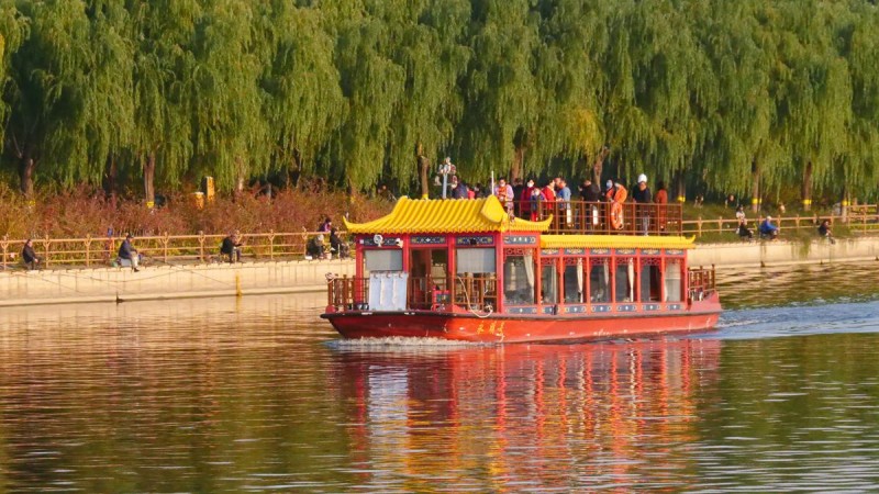 摄影:北京通州运河公园水上风景及画舫游船掠影 摄影:北京通州运河公园水上风景及画舫游船掠影