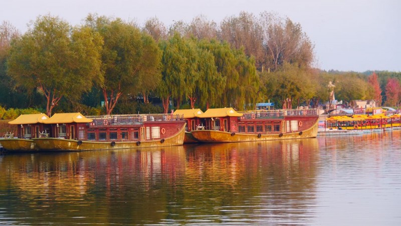 摄影:北京通州运河公园水上风景及画舫游船掠影 摄影:北京通州运河公园水上风景及画舫游船掠影