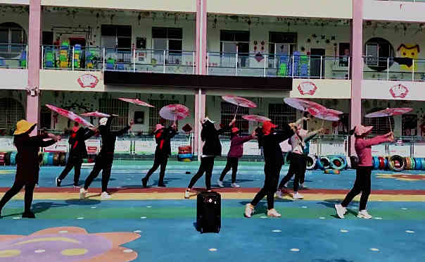 舞出风姿，绽放风采——湖北英山县孔家坊乡中心幼儿园教师舞蹈培训