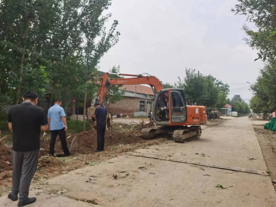 仁人志士捐善款,拓宽道路受称赞 仁人志士捐善款,拓宽道路受称赞