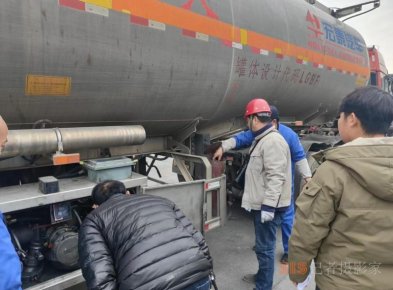中石化安阳公司组织成品油运输车辆检查
