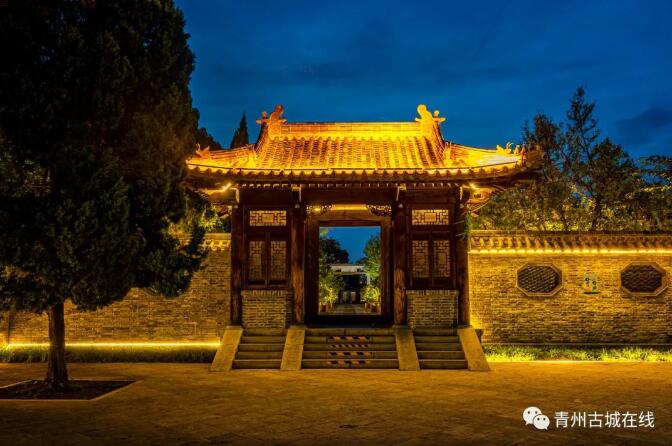 走进这座明清时期的偶园,去拥抱夜幕下的温柔 走进这座明清时期的偶园,去拥抱夜幕下的温柔