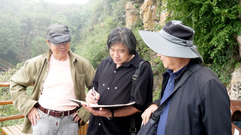 中华靳氏部分书画名家南太行写生创作暨第四届艺术研讨会在王莽岭三宝山庄举行 中华靳氏部分书画名家南太行写生创作暨第四届艺术研讨会在王莽岭三宝山庄举行