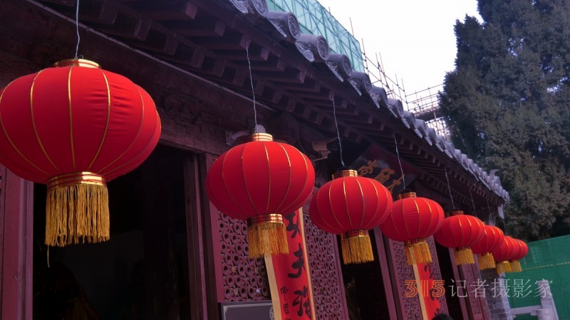 “辰龙闹春”——红红火火的红灯笼 “辰龙闹春”——红红火火的红灯笼