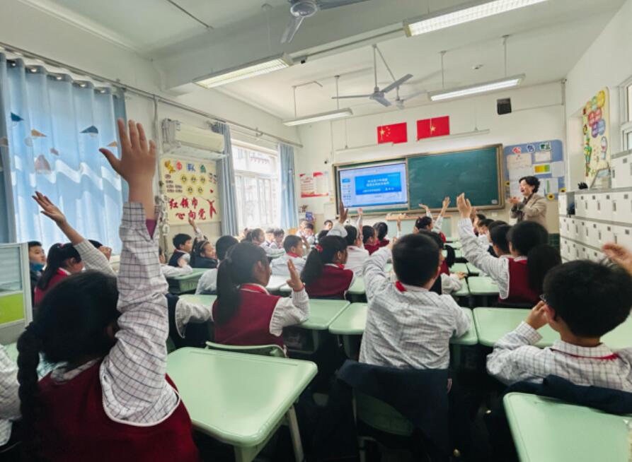 “至爱齐鲁 关爱健康”志愿服务系列活动走进山东大学附属中学(小学部) “至爱齐鲁 关爱健康”志愿服务系列活动走进山东大学附属中学(小学部)