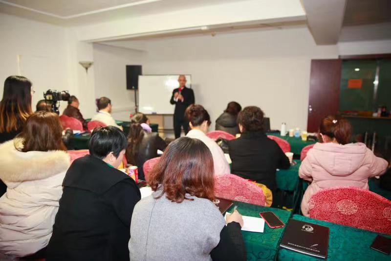 易象脐针疗法传承人——王培根 易象脐针疗法传承人——王培根