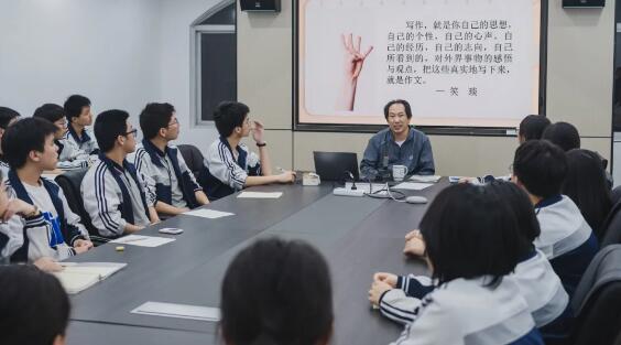 诗人作家、书法家靳新国谈写作的奥秘