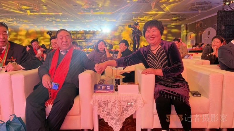 爱心百石通创始人赵爱心女士受邀参加 2025 第二届中医春节联欢晚会 爱心百石通创始人赵爱心女士受邀参加 2025 第二届中医春节联欢晚会
