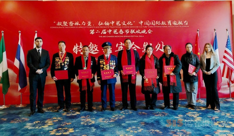 老中医朱培于在 2025 第二届中医春晚分享从医精神与初衷 老中医朱培于在 2025 第二届中医春晚分享从医精神与初衷