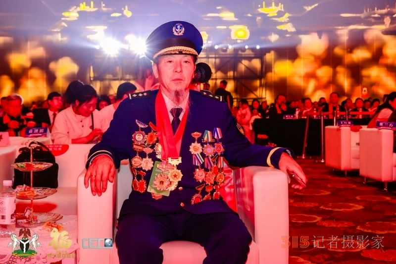 老中医朱培于在 2025 第二届中医春晚分享从医精神与初衷 老中医朱培于在 2025 第二届中医春晚分享从医精神与初衷