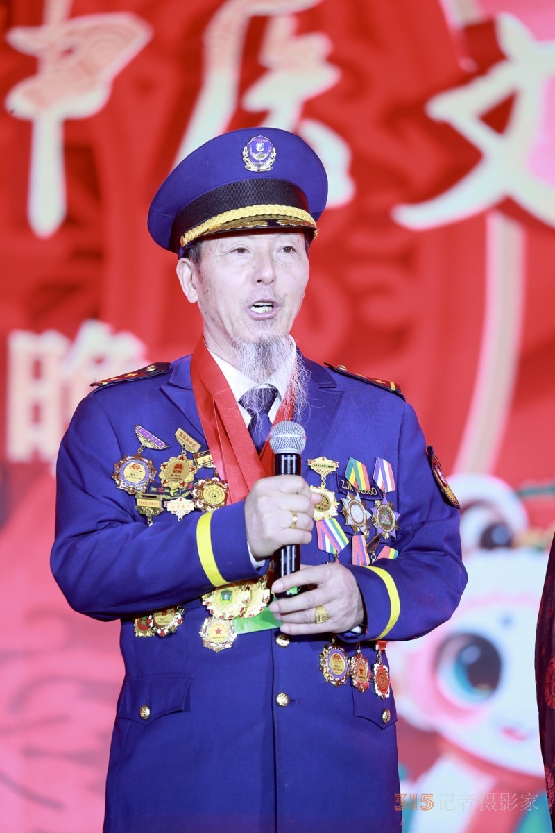 老中医朱培于在 2025 第二届中医春晚分享从医精神与初衷 老中医朱培于在 2025 第二届中医春晚分享从医精神与初衷