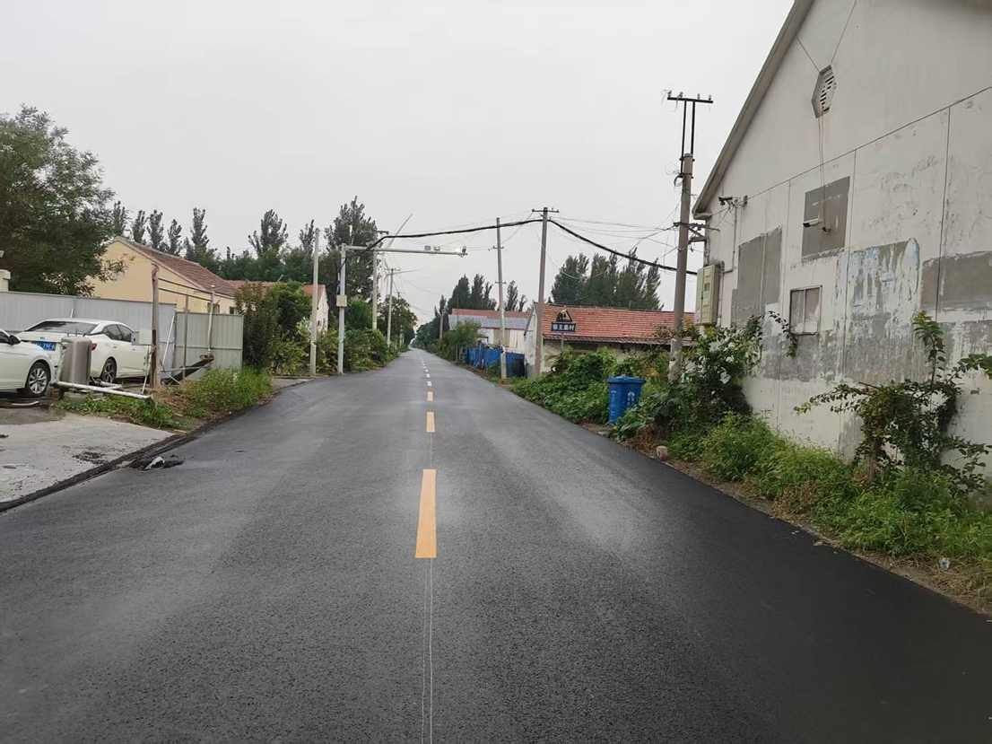 修群众致富路，架干群连心桥